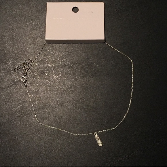 H&M Jewelry - Silver tone pineapple charm pendant necklace with chain